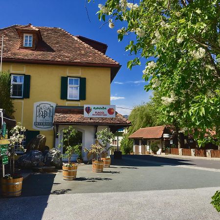 Apfelwirt Hotel สตูเบนเบิร์ก ภายนอก รูปภาพ