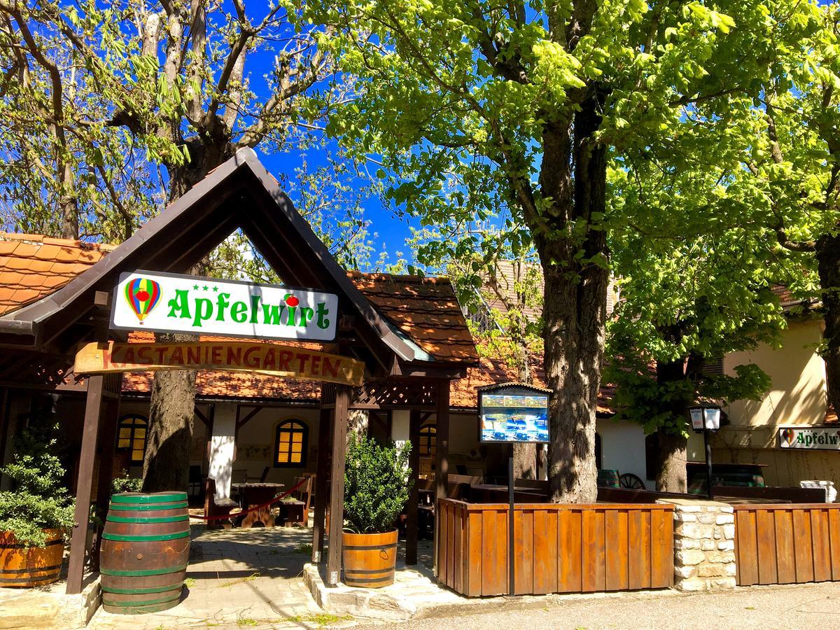 Apfelwirt Hotel สตูเบนเบิร์ก ภายนอก รูปภาพ