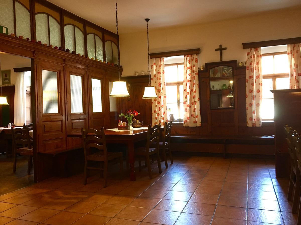 Apfelwirt Hotel สตูเบนเบิร์ก ภายนอก รูปภาพ